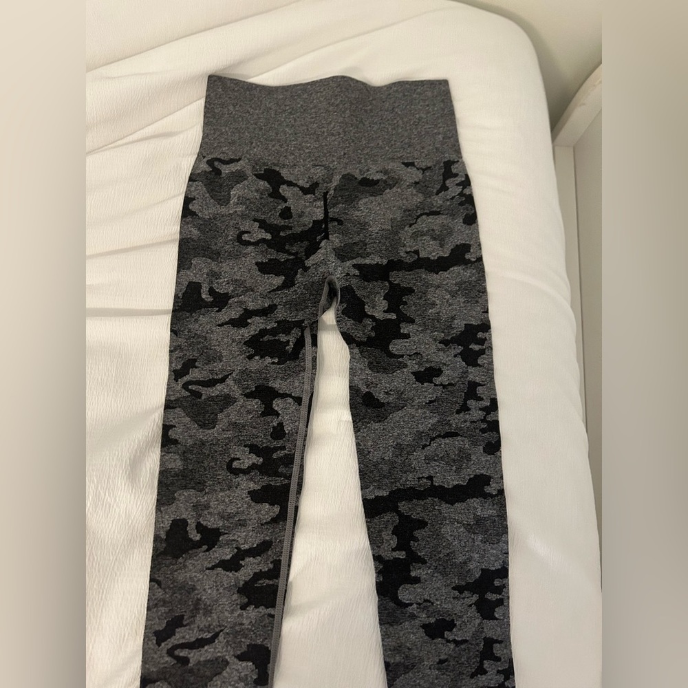 Camo leggings